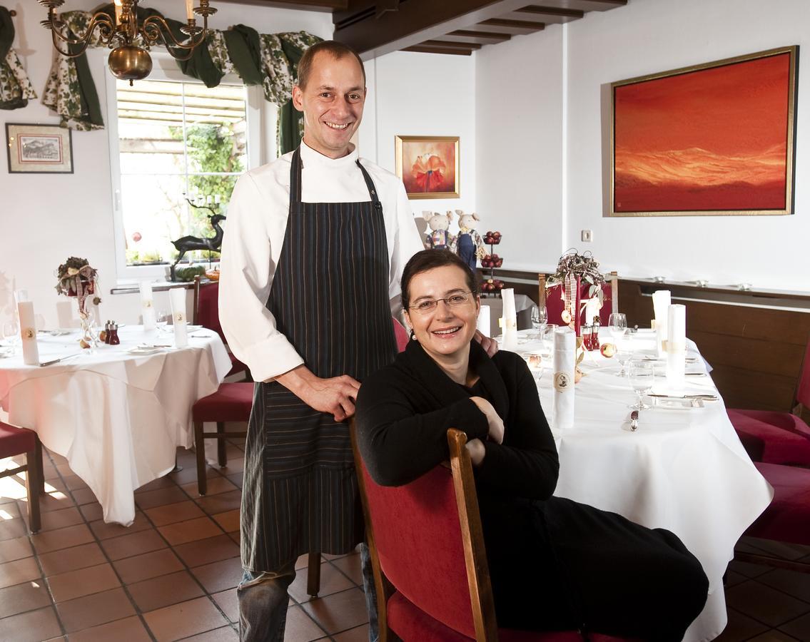 Zum Dorfschmied Hotel Klein Sankt Paul Luaran gambar